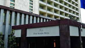 Grupo armado rouba joias no Hotel Ritz e foge de trotinetas