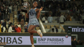 Coco Gauff vence Roland Garros num jogo caótico
