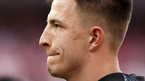 Trubin sofre golos de Jonathan David e Promise David na derrota da Ucrânia frente ao Canadá.
