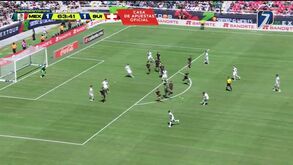 Golo de Amdouni no México-Suíça dá que falar: imagens mostram fora-de-jogo... de 4 jogadores