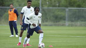 Flávio Nazinho em ação no treino dos Sub-21