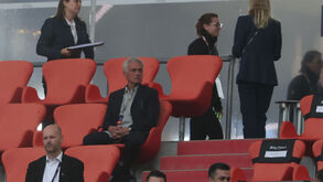José Mourinho assiste ao Portugal-Espanha na tribuna da Allianz Arena