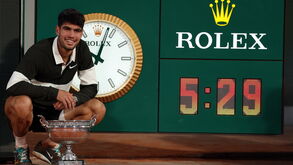 Alcaraz conquista Roland Garros após vencer Sinner numa final histórica