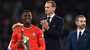 Até Aleksander Čeferin parece rendido ao talento de Nuno Mendes