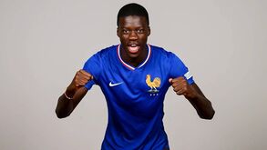 Mamadou Sarr assina pelo Chelsea