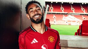 Matheus Cunha apresentado em Old Trafford: «Via os jogos do Man. United em casa da minha avó» 