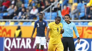 Árbitro das Honduras formado em Matemática apita o Palmeiras-FC Porto