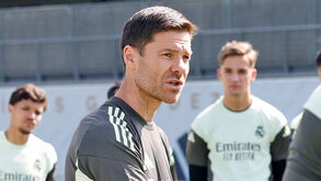 Xabi Alonso treina Alexander Arnold e Huijsen no Real Madrid