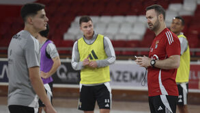 Cassiano quer dar o título aos jogadores do Benfica: «Merecem pelos anos de luta» 