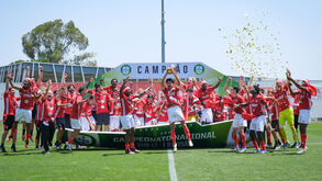 Benfica vence FC Porto e sagra-se tricampeão nacional de juvenis