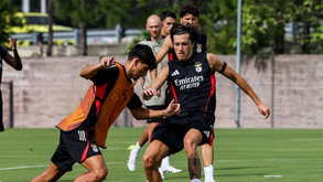 Real Madrid aproxima-se de Carreras: espanhóis acreditam que lateral já não foge