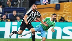 Arthur Cabral em ação no jogo entre Botafogo e Seattle Sounders