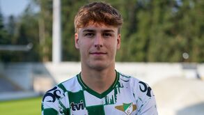 Álvaro Martínez reforça a defesa do Moreirense
