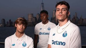 Jogadores do FC Porto apresentam nova camisola em Nova Iorque