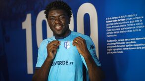 Giovani Bamba assina pelo Vizela até 2027