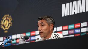 A titularidade de Prestianni, os elogios a Dedic e Hadj-Moussa e a posição do plantel que quer reforçar: o que disse Lage