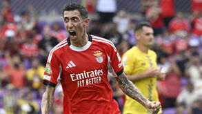 Di María festeja golo pelo Benfica contra o Auckland City