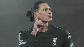 Rashford abre a porta ao Barcelona, Nápoles quer Darwin e oferece Osimhen e Nottingham 'segura' Nuno Espírito Santo