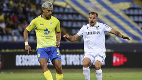 Samu ganha balanço para atacar o onze do V. Guimarães