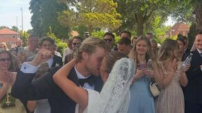Casamento de Hjulmand e Emilie arrebata mulher
de Varandas: «Lágrimas, risadas, dança e amor!» 