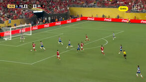 Al Ahly aproveitou o mau passe de Namaso e inaugurou assim o marcador frente ao FC Porto