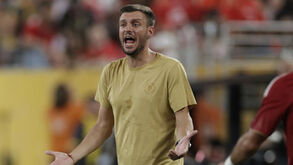Martín Anselmi reage durante o FC Porto-Al Ahly