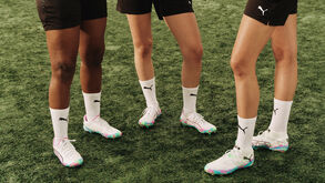 Puma reforça aposta no futebol feminino com lançamento de chuteiras específicas para mulheres