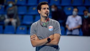 Nuno Farelo, treinador português, compete na Roménia contra Paulo Pereira