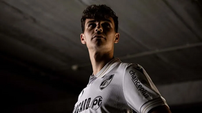 AEK ataca Filipe Relvas e SAD do Vitória faz mira a central que já passou pelo Nacional