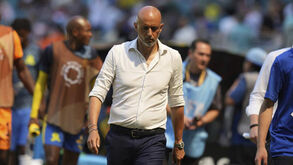 Miguel Cardoso reage durante o Mamelodi Sundowns-Fluminense