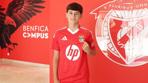 Tomás Sousa assina contrato de formação com o Benfica.
