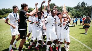 AF Lisboa celebra com o troféu