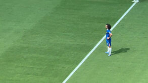 Cucurella começou jogo a fazer 'amigos': ambiente aqueceu entre espanhol e Bruno Lage