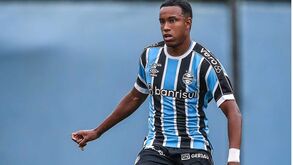 Josué Souza já chegou à Madeira