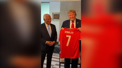 António Costa entregou camisola autografada de Cristiano Ronaldo a