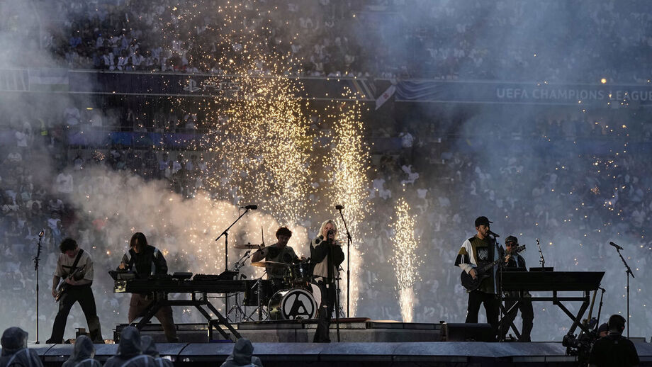 Linkin Park atuaram antes da final da Liga dos Campeões