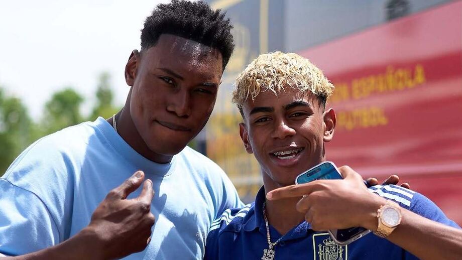 Samu com Lamine Yamal