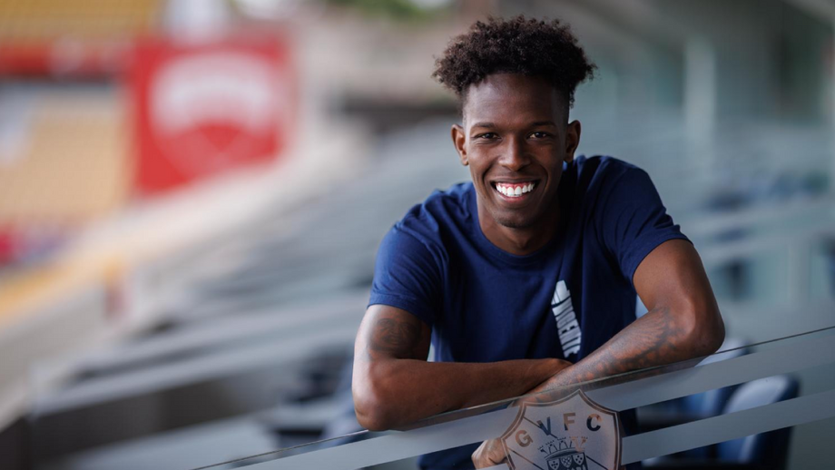Félix Correia em entrevista a Record