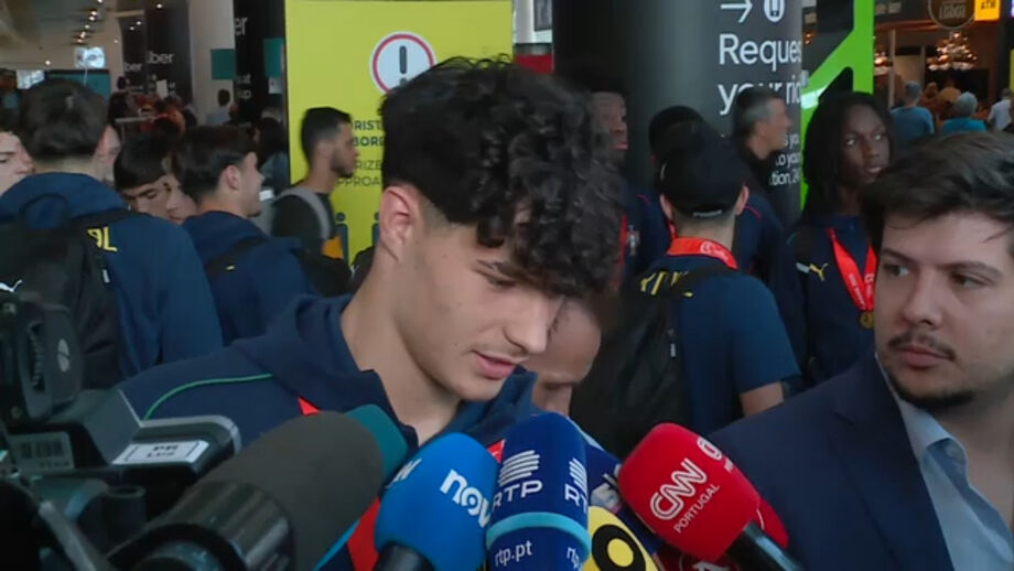 Jovem guarda-redes esteve em destaque ao defender 3 penáltis nas meias-finais frente à Itália