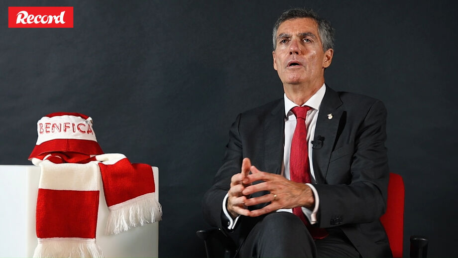 Candidato à presidência dos encarnados em entrevista a Record