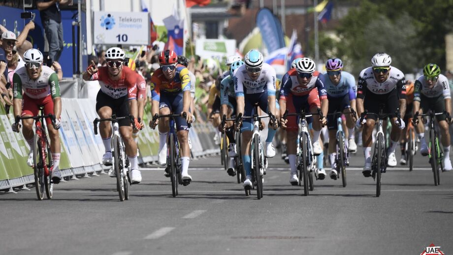 Dylan Groenewegen vence etapa na Volta à Eslovénia; António Morgado em sexto