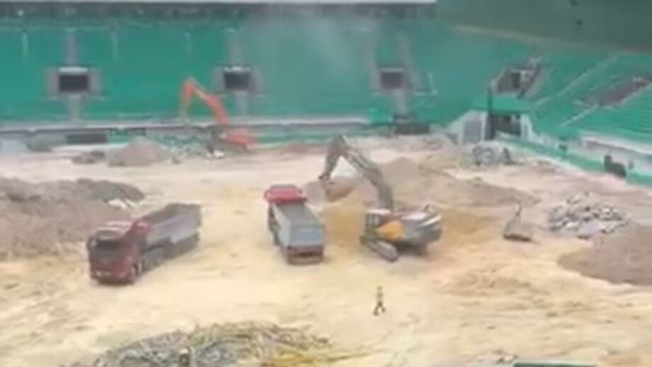 Parede do fosso já começou a ser demolida