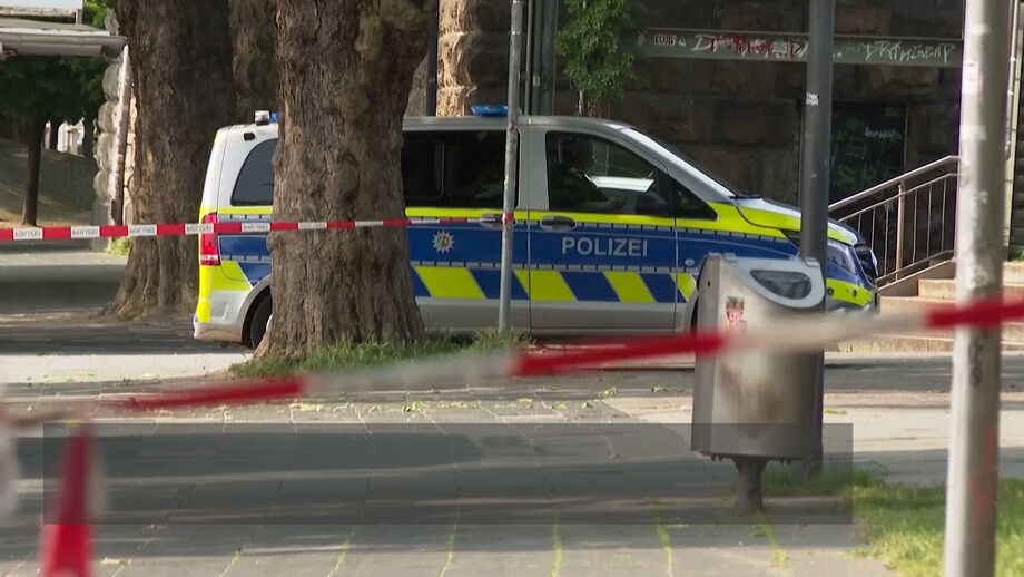 Ponte ferroviária que liga a estação central de Colónia à outra margem do rio foi fechada durante a operação.