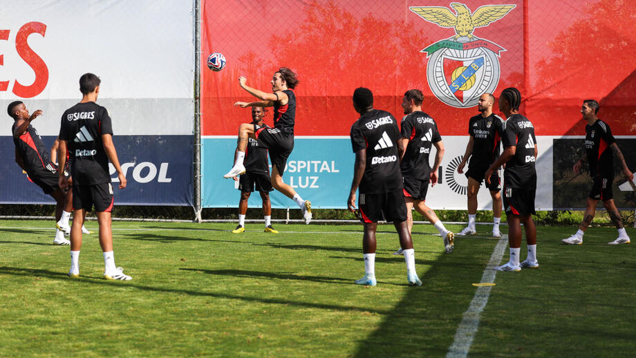 Benfica prepara Mundial de Clubes com Carreras e Di María no Seixal