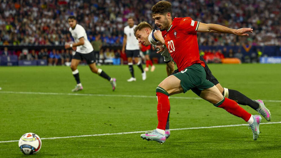 Pedro Neto durante o Portugal-Alemanha
