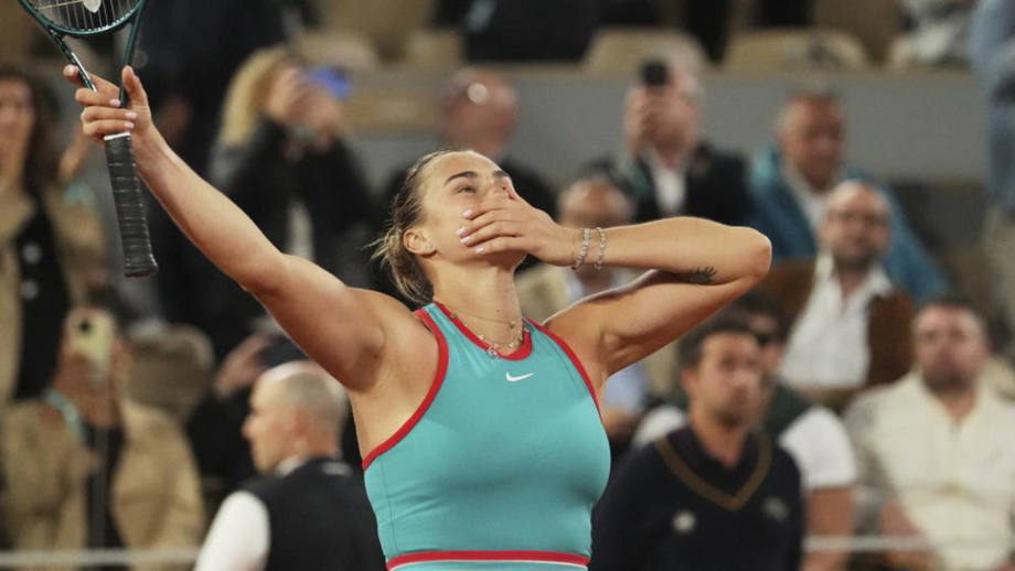 Aryna Sabalenka qualifica-se para a final de Roland Garros, após derrotar Iga Swiatek