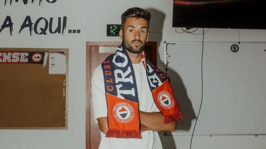 Diogo Gomes já nas instalações do novo clube