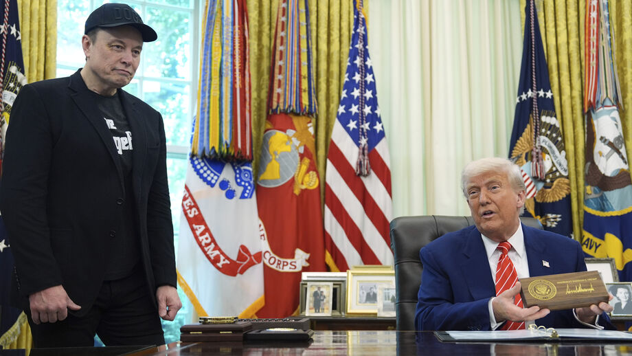 Musk critica proposta orçamental de Trump na Casa Branca