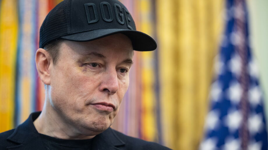 Elon Musk criticou o plano orçamental de Trump, classificando-o como "uma aberração nojenta".