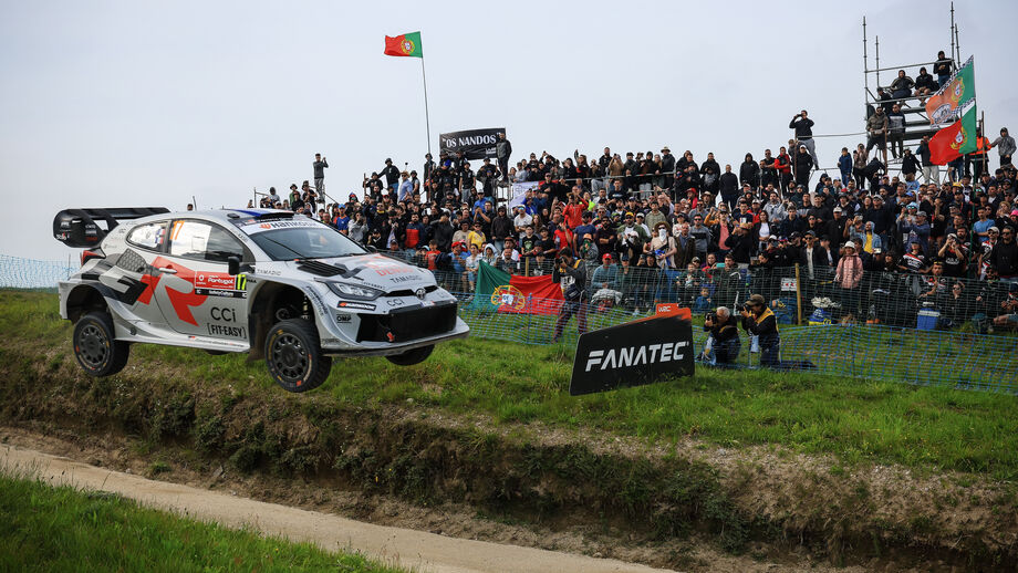 Sébastien Ogier lidera Rali da Sardenha após primeiro dia
